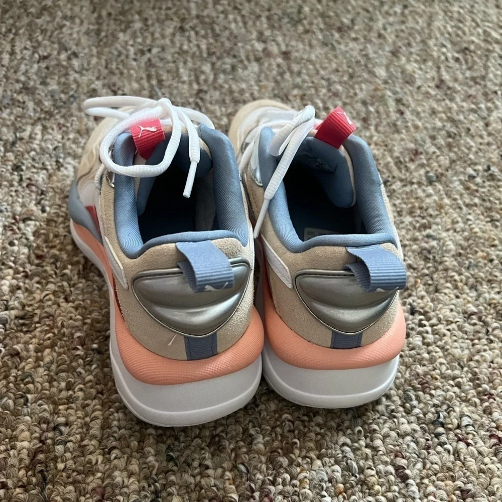 Puma Sneakers Women’s Size 6